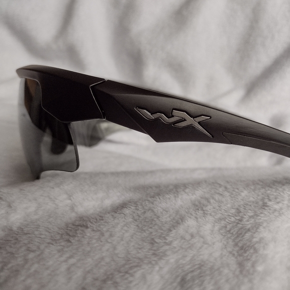 Wiley X Sunglasses  with anti fog lens spray - Picture 6 of 8